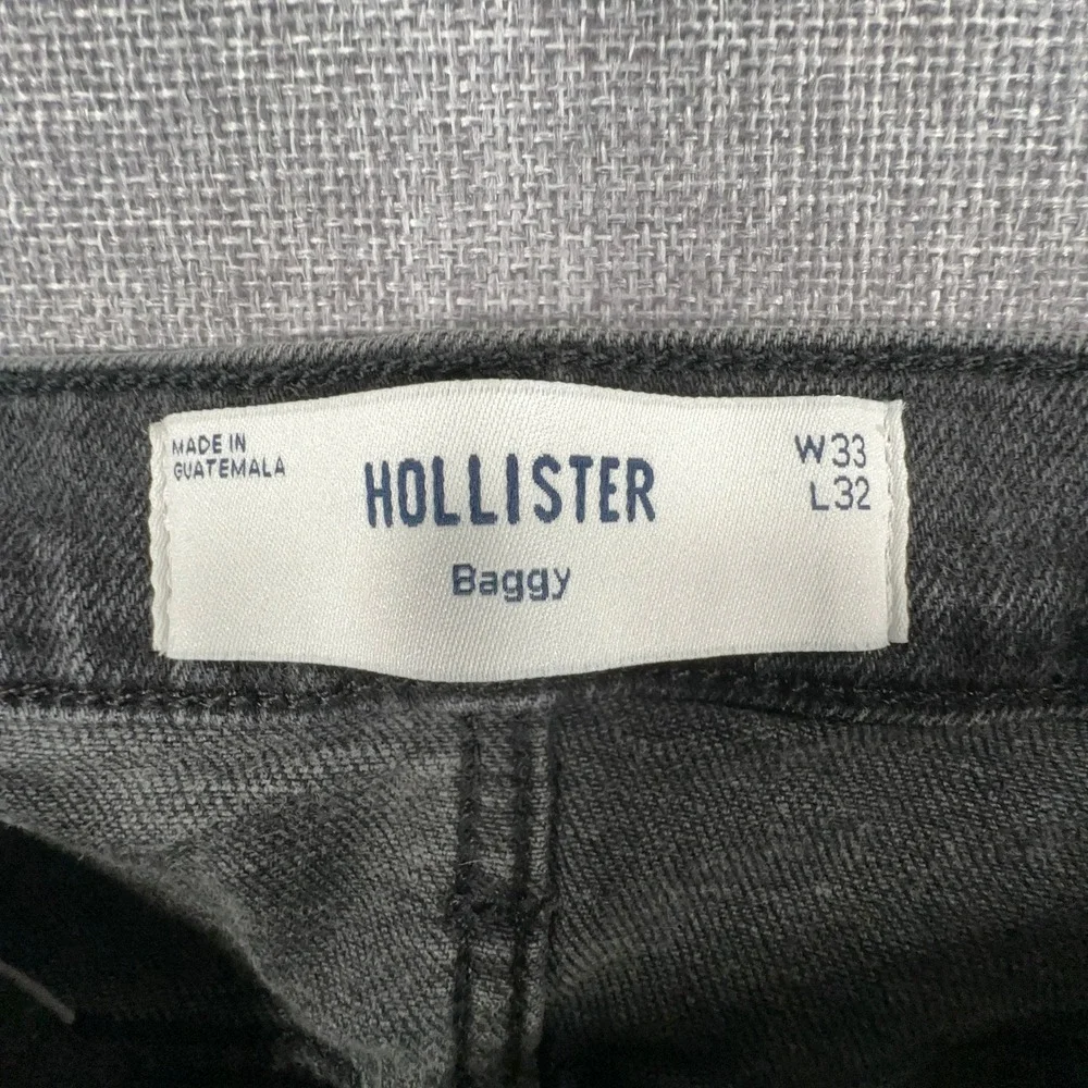 Hollister size note